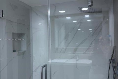 Copropriété à louer à Miami, Floride: 3 chambres, 112.88 m2 № 2168190 - photo 6