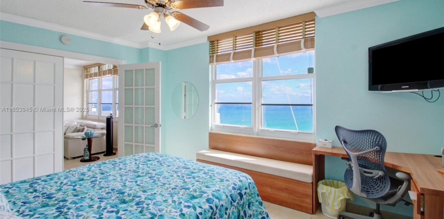Condominio en Hollywood, Florida, 2 dormitorios № 1871784