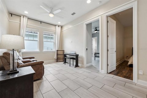 Casa en venta en Orlando, Florida, 4 dormitorios, 296.73 m2 № 2203856 - foto 27