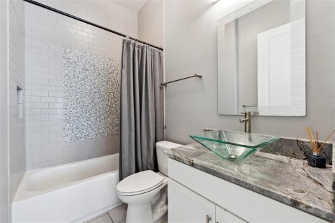 Casa en venta en Orlando, Florida, 4 dormitorios, 296.73 m2 № 2203856 - foto 28