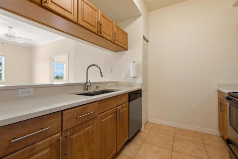 Condo in Sarasota, Florida, 2 bedrooms  № 1590986 - photo 9