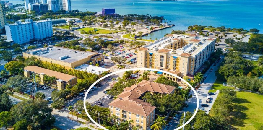 Condo in Sarasota, Florida, 2 bedrooms  № 1590986