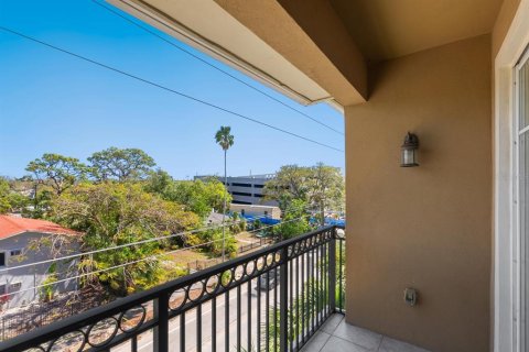 Condo in Sarasota, Florida, 2 bedrooms  № 1590986 - photo 16