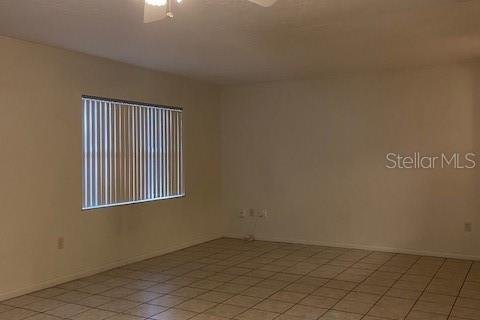 Villa ou maison à louer à DeLand, Floride: 3 chambres, 186.92 m2 № 2384266 - photo 8