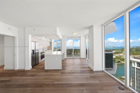 Condo in Miami Beach, Florida, 2 bedrooms  № 1935219 - photo 4