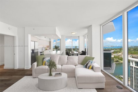 Condo in Miami Beach, Florida, 2 bedrooms  № 1935219 - photo 3