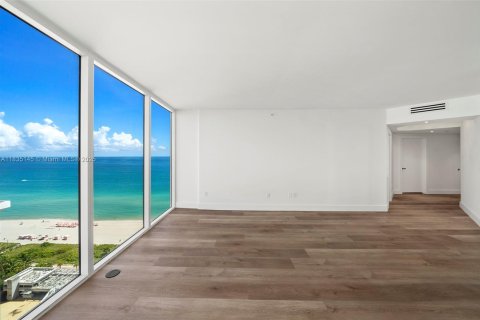 Condo in Miami Beach, Florida, 2 bedrooms  № 1935219 - photo 2