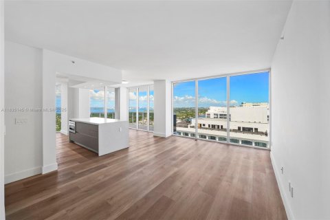 Condo in Miami Beach, Florida, 2 bedrooms  № 1935219 - photo 5