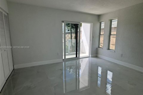 Touwnhouse à louer à Miami, Floride: 2 chambres, 94.95 m2 № 2168758 - photo 12