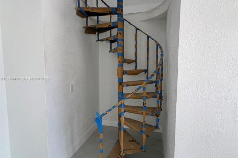 Touwnhouse à louer à Miami, Floride: 2 chambres, 94.95 m2 № 2168758 - photo 9