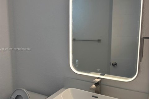 Touwnhouse à louer à Miami, Floride: 2 chambres, 94.95 m2 № 2168758 - photo 7