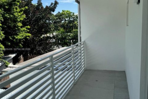 Touwnhouse à louer à Miami, Floride: 2 chambres, 94.95 m2 № 2168758 - photo 13