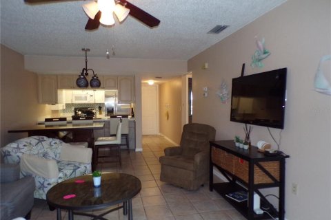 Condo in Punta Gorda, Florida, 2 bedrooms № 2210634 - photo 9