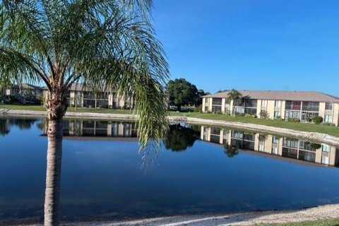Condo in Punta Gorda, Florida, 2 bedrooms № 2210634 - photo 18