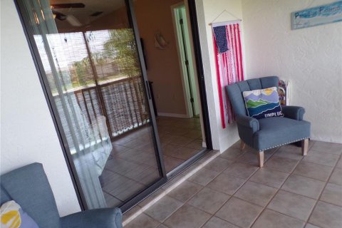 Condo in Punta Gorda, Florida, 2 bedrooms № 2210634 - photo 21
