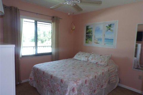 Condo in Punta Gorda, Florida, 2 bedrooms № 2210634 - photo 13