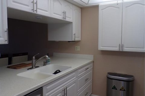 Condo in Punta Gorda, Florida, 2 bedrooms № 2210634 - photo 4