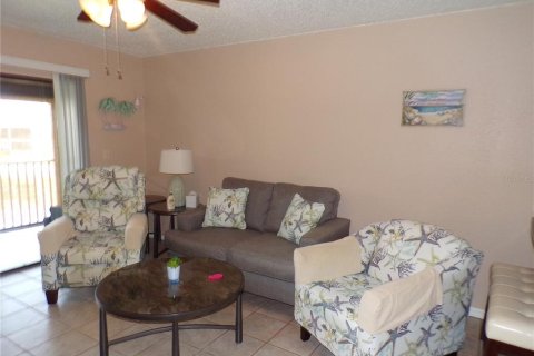 Condo in Punta Gorda, Florida, 2 bedrooms № 2210634 - photo 8