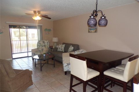 Condo in Punta Gorda, Florida, 2 bedrooms № 2210634 - photo 6