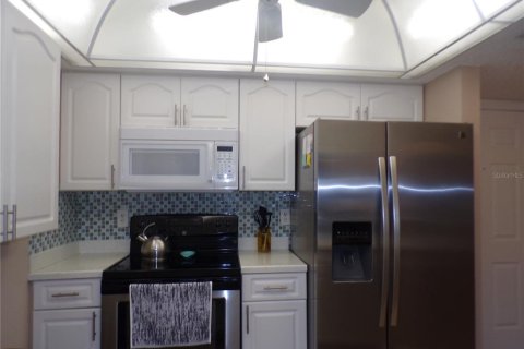Condo in Punta Gorda, Florida, 2 bedrooms № 2210634 - photo 3