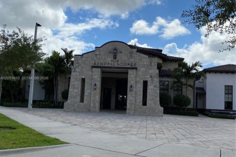 Touwnhouse à Miami, Floride 4 chambres, 214.79 m2 № 2269530
