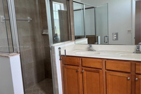 Touwnhouse à louer à Miami, Floride: 4 chambres, 214.79 m2 № 2269530 - photo 26