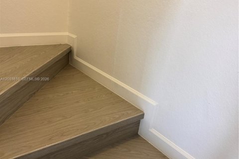 Touwnhouse à louer à Miami, Floride: 4 chambres, 214.79 m2 № 2269530 - photo 17