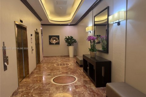 Condominio en alquiler en Aventura, Florida, 2 dormitorios, 107.21 m2 № 2050399 - foto 5