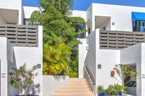 Condominio en alquiler en Longboat Key, Florida, 2 dormitorios, 135.27 m2 № 946704 - foto 3