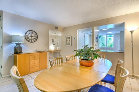 Condominio en alquiler en Longboat Key, Florida, 2 dormitorios, 135.27 m2 № 946704 - foto 13