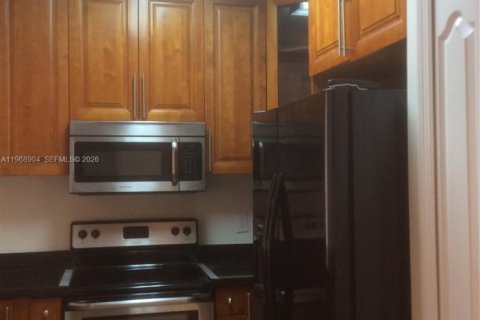 Villa ou maison à louer à Pembroke Pines, Floride: 3 chambres, 142.7 m2 № 2029882 - photo 7