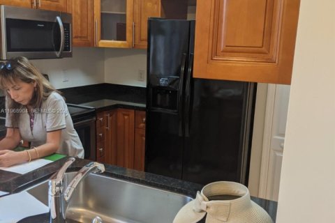 Villa ou maison à louer à Pembroke Pines, Floride: 3 chambres, 142.7 m2 № 2029882 - photo 8