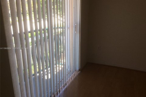 Villa ou maison à louer à Pembroke Pines, Floride: 3 chambres, 142.7 m2 № 2029882 - photo 20