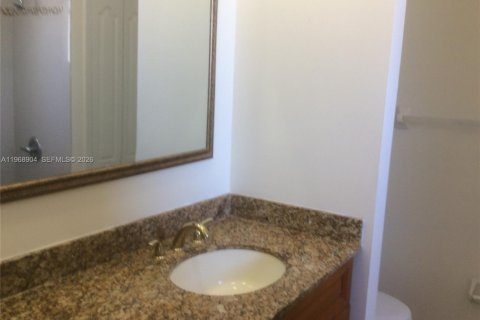 Villa ou maison à louer à Pembroke Pines, Floride: 3 chambres, 142.7 m2 № 2029882 - photo 15