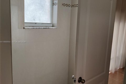 Villa ou maison à louer à Pembroke Pines, Floride: 3 chambres, 142.7 m2 № 2029882 - photo 17