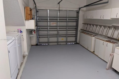 Villa ou maison à louer à Pembroke Pines, Floride: 3 chambres, 142.7 m2 № 2029882 - photo 23