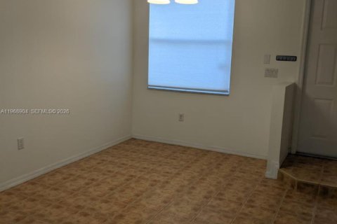 Villa ou maison à louer à Pembroke Pines, Floride: 3 chambres, 142.7 m2 № 2029882 - photo 3
