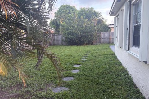 Villa ou maison à louer à North Lauderdale, Floride: 3 chambres, 135.17 m2 № 2353785 - photo 25