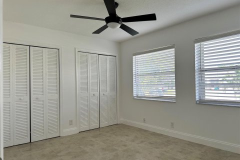 Villa ou maison à louer à North Lauderdale, Floride: 3 chambres, 135.17 m2 № 2353785 - photo 10