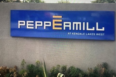 Appartement à louer à Miami, Floride: 2 chambres, 80.45 m2 № 1949273 - photo 1