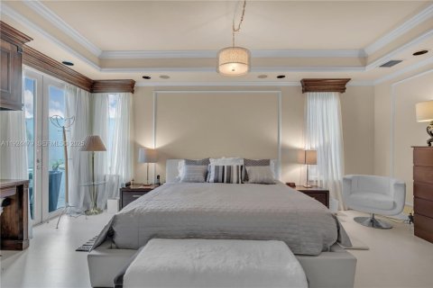 Casa en venta en Sunny Isles Beach, Florida, 5 dormitorios, 310.2 m2 № 1982684 - foto 13