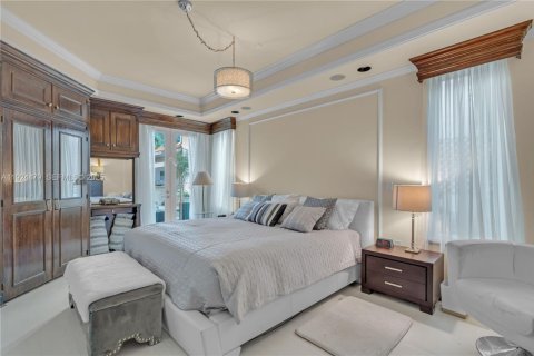 Casa en venta en Sunny Isles Beach, Florida, 5 dormitorios, 310.2 m2 № 1982684 - foto 14