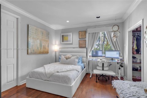 Casa en venta en Sunny Isles Beach, Florida, 5 dormitorios, 310.2 m2 № 1982684 - foto 20