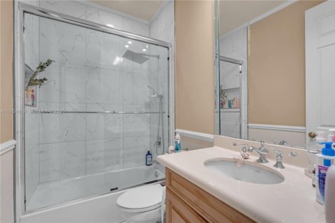 Casa en venta en Sunny Isles Beach, Florida, 5 dormitorios, 310.2 m2 № 1982684 - foto 25