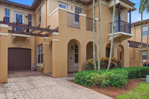 Touwnhouse à Davie, Floride 3 chambres, 177.63 m2 № 2402635