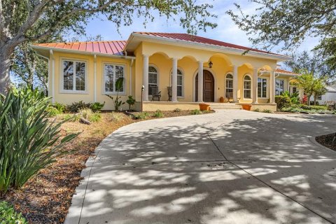 House in Port Charlotte, Florida 3 bedrooms, 335.01 sq.m. № 1722875 - photo 1