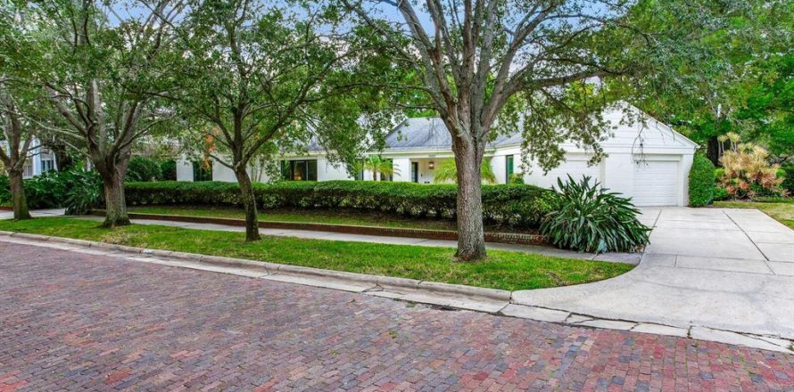 Casa en Tampa, Florida 2 dormitorios, 216.37 m2 № 2131785
