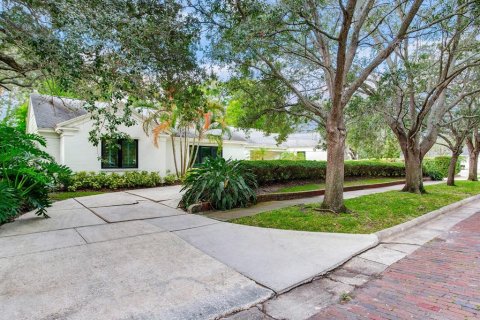 Casa en venta en Tampa, Florida, 2 dormitorios, 216.37 m2 № 2131785 - foto 4
