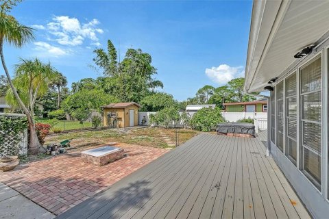 Villa ou maison à vendre à Sarasota, Floride: 2 chambres, 133.04 m2 № 2408870 - photo 20