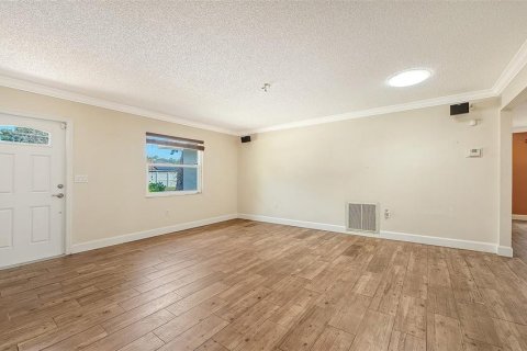 Villa ou maison à vendre à Sarasota, Floride: 2 chambres, 133.04 m2 № 2408870 - photo 4